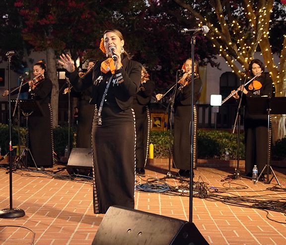 mariachi divas band performing
